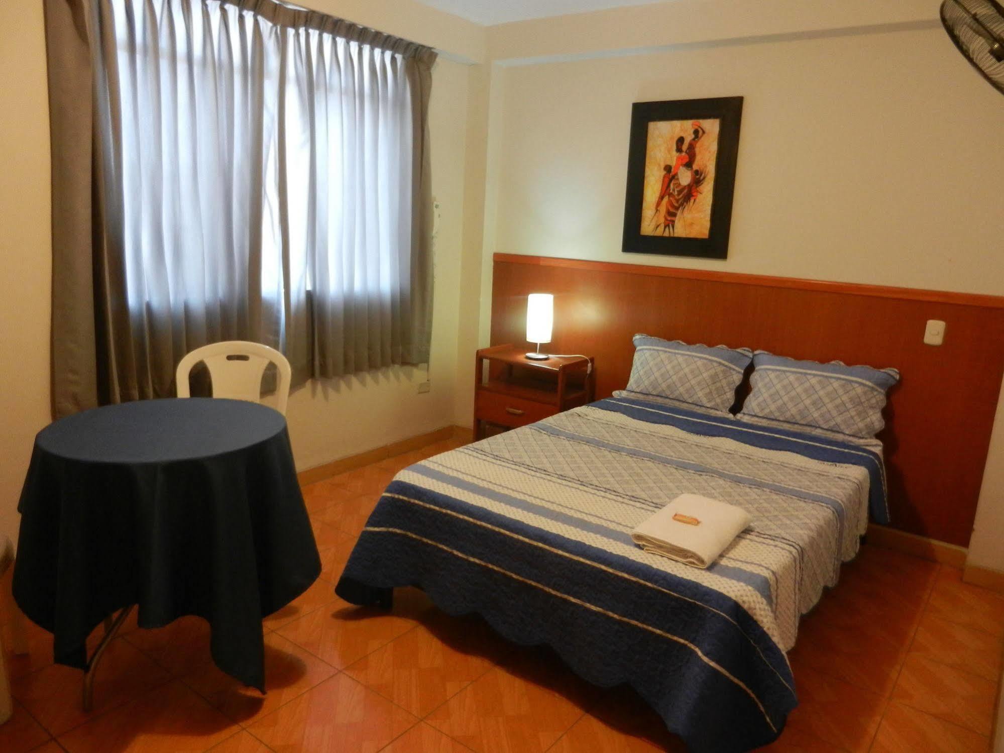 Hotel Colibri Чиклайо Экстерьер фото